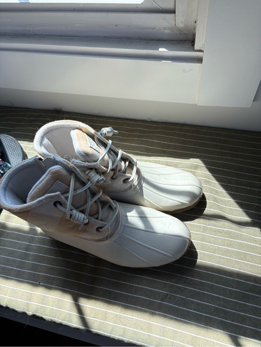 Women’s White Lace-Up Sperry Boots